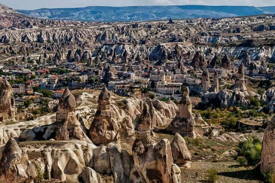 2-дневный тур в Каппадокию из Аланьи с дополнительным полетом на воздушном шаре