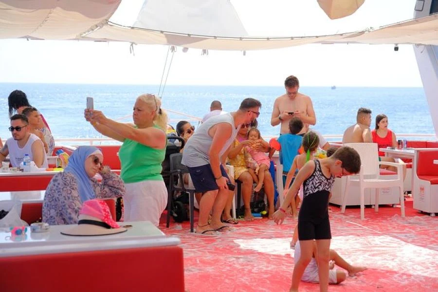 Alanya Cruise Boat Tour with Optional Alcoholic and Non-Alcoholic Drinks