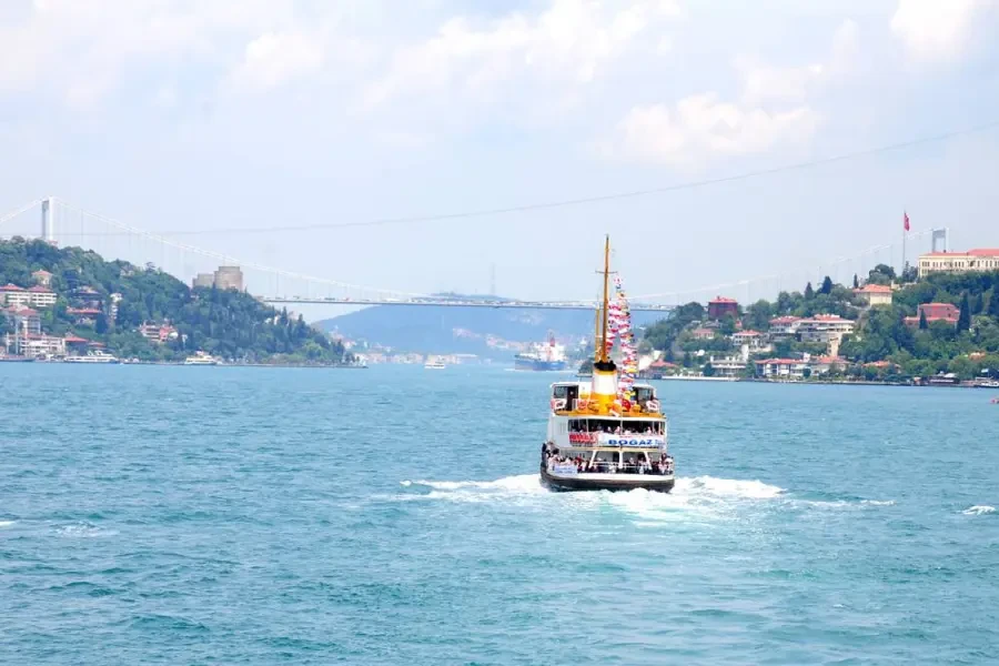 Istanbul Modern City Tour With Bosphorus Boat Trip And Dolmabahce