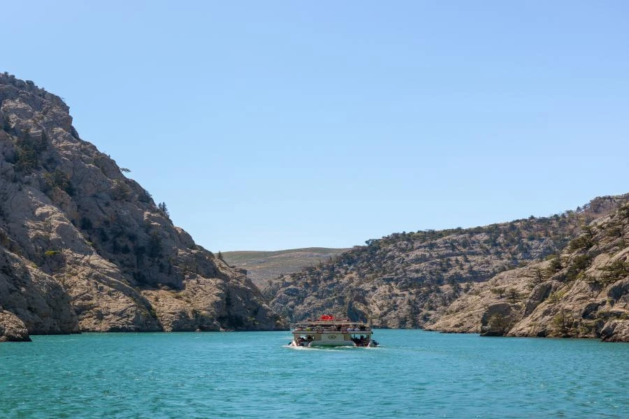 Alanya Green Canyon Boat Tour with Soft Drinks